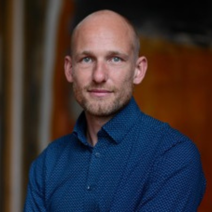 700 x 700 px Sebastian Hübsch 
