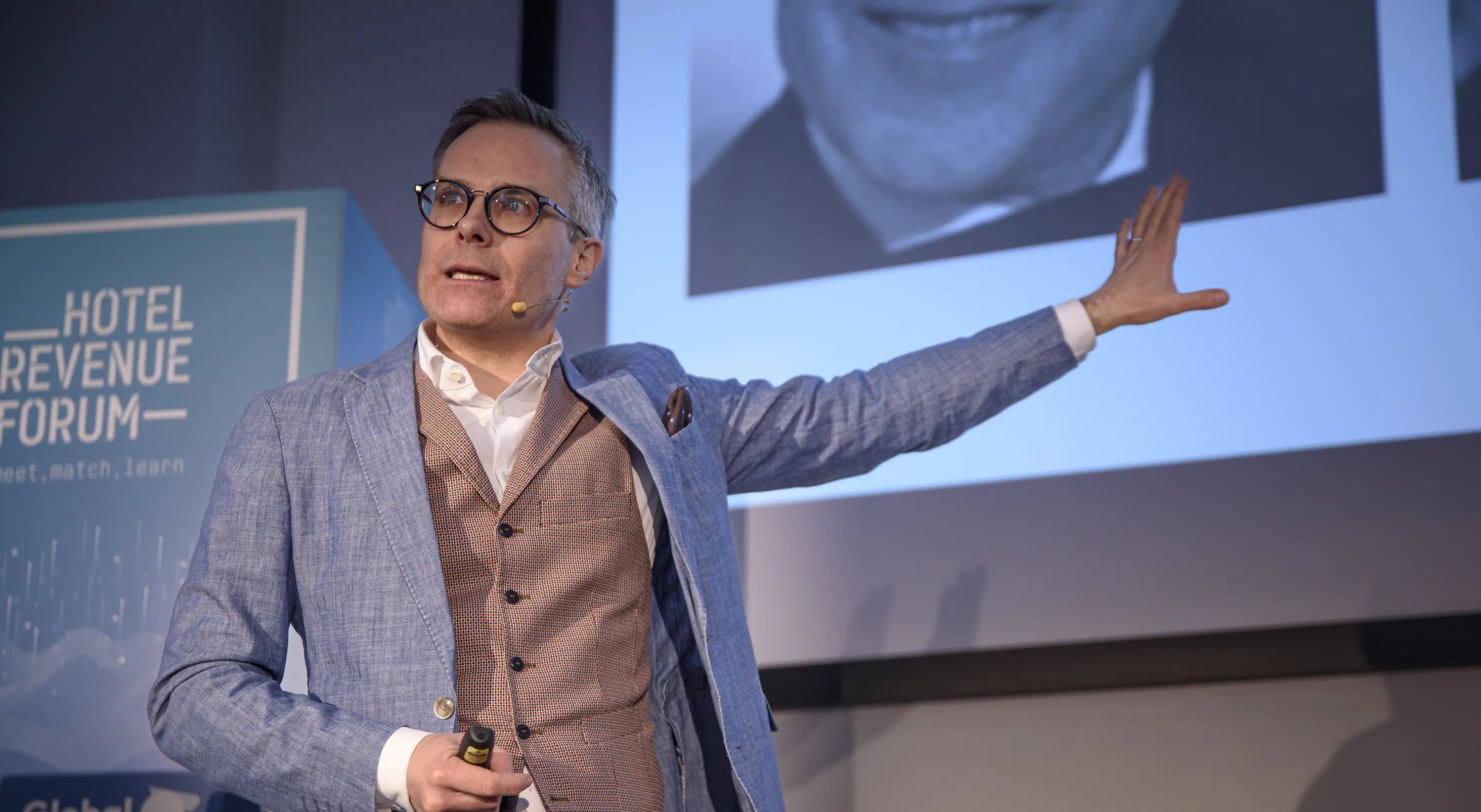 Weniger ist mehr: Wie Psychologie und KI die Preisentscheidungen von Reisenden verändern